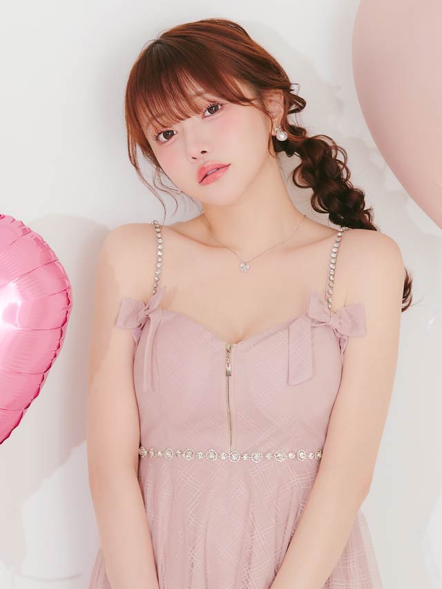 わずか日で完売！えちあまチェックリボン×輝くビジュー胸元ジップA